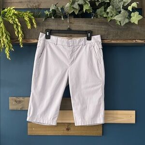 Vince Side Buckle Chino Bermuda Shorts EUC Sz 6 Light Gray